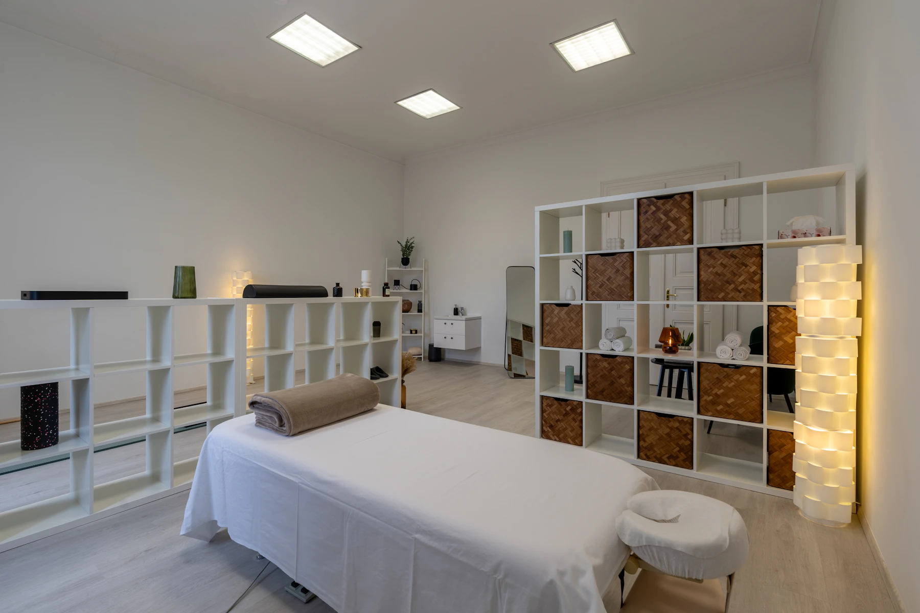 Bali masajı için sakin spa odası